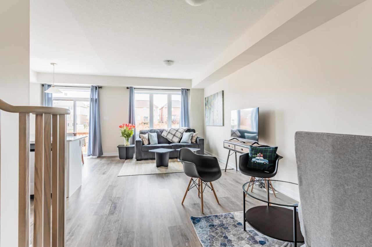Luxury Townhouse Close To Fairview Casino In Niagara Fallsヴィラ エクステリア 写真