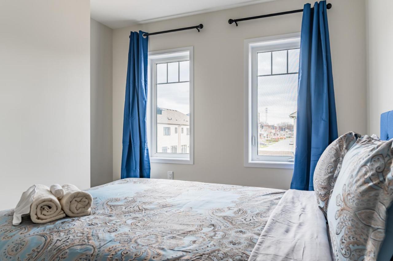 Luxury Townhouse Close To Fairview Casino In Niagara Fallsヴィラ エクステリア 写真