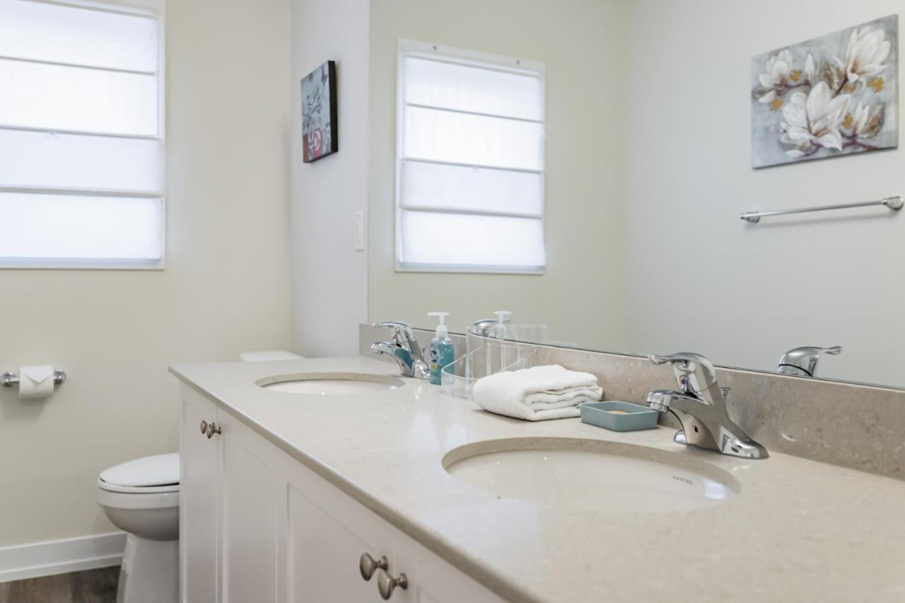 Luxury Townhouse Close To Fairview Casino In Niagara Fallsヴィラ エクステリア 写真