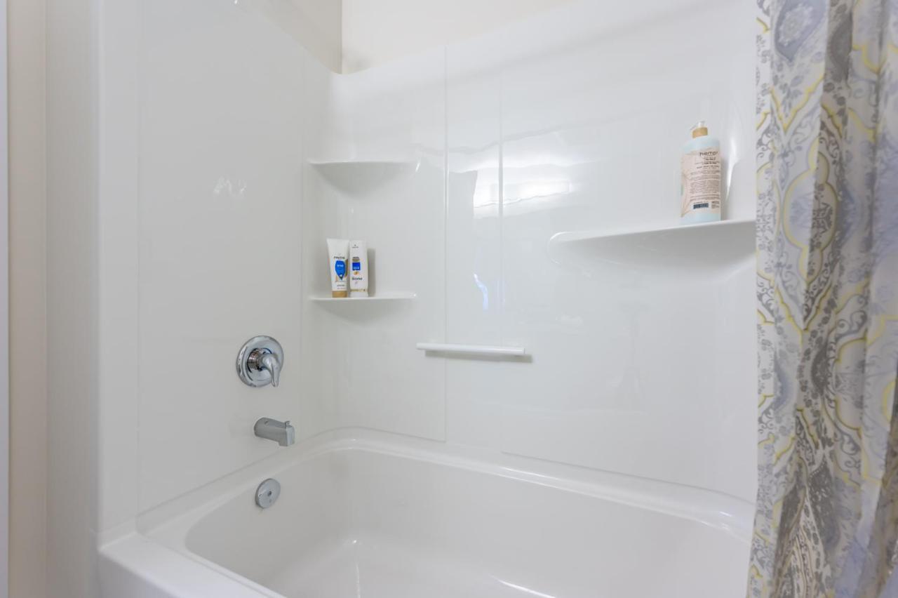 Luxury Townhouse Close To Fairview Casino In Niagara Fallsヴィラ エクステリア 写真