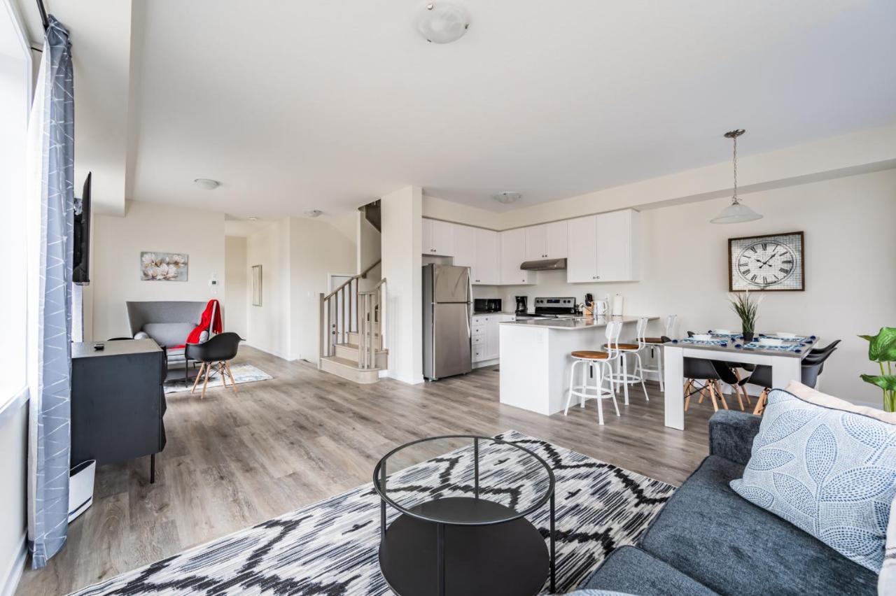 Luxury Townhouse Close To Fairview Casino In Niagara Fallsヴィラ エクステリア 写真