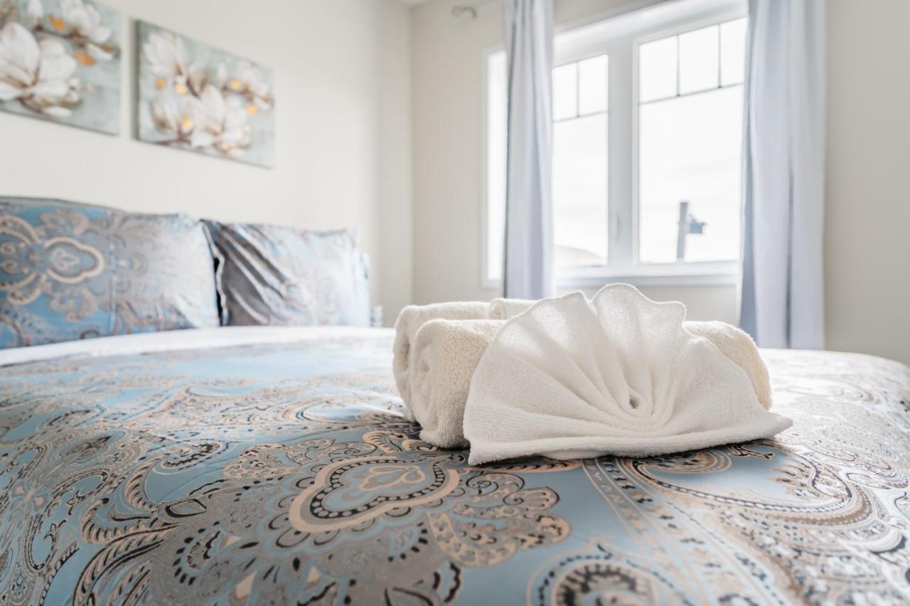 Luxury Townhouse Close To Fairview Casino In Niagara Fallsヴィラ エクステリア 写真
