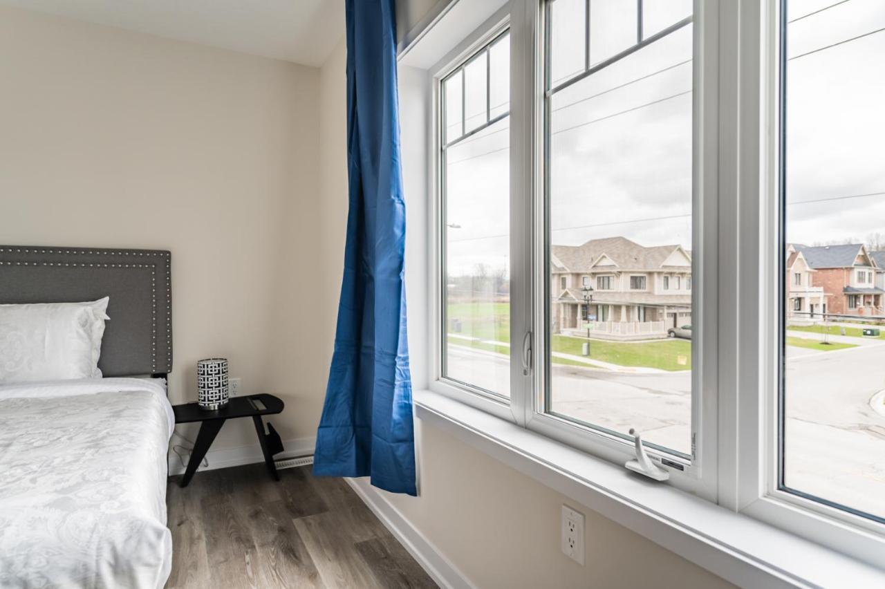 Luxury Townhouse Close To Fairview Casino In Niagara Fallsヴィラ エクステリア 写真