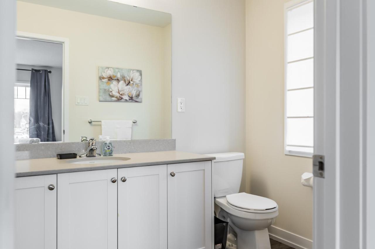 Luxury Townhouse Close To Fairview Casino In Niagara Fallsヴィラ エクステリア 写真
