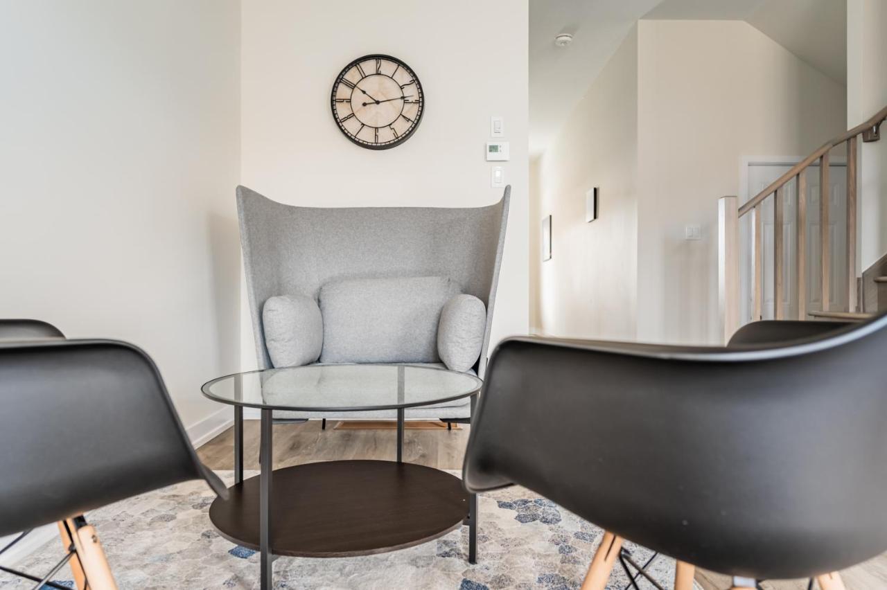 Luxury Townhouse Close To Fairview Casino In Niagara Fallsヴィラ エクステリア 写真