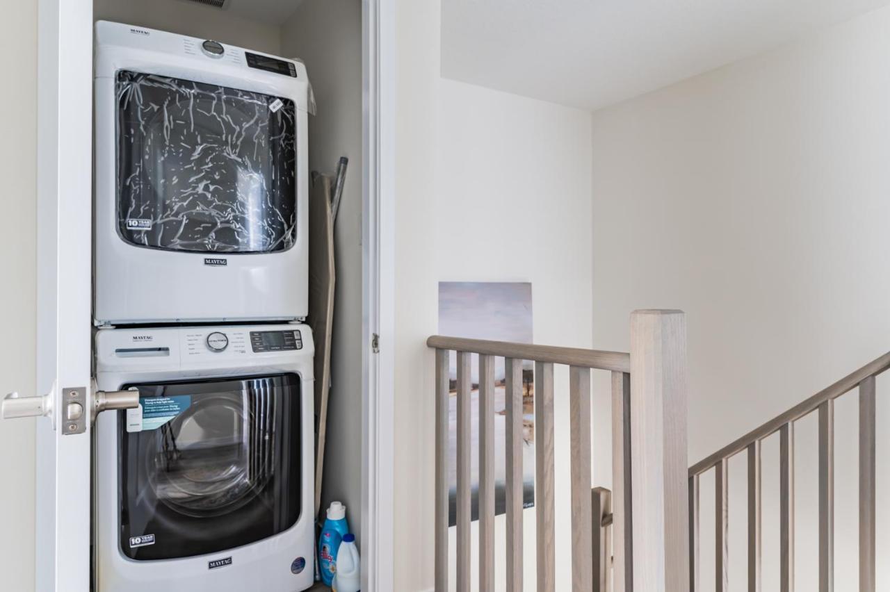 Luxury Townhouse Close To Fairview Casino In Niagara Fallsヴィラ エクステリア 写真
