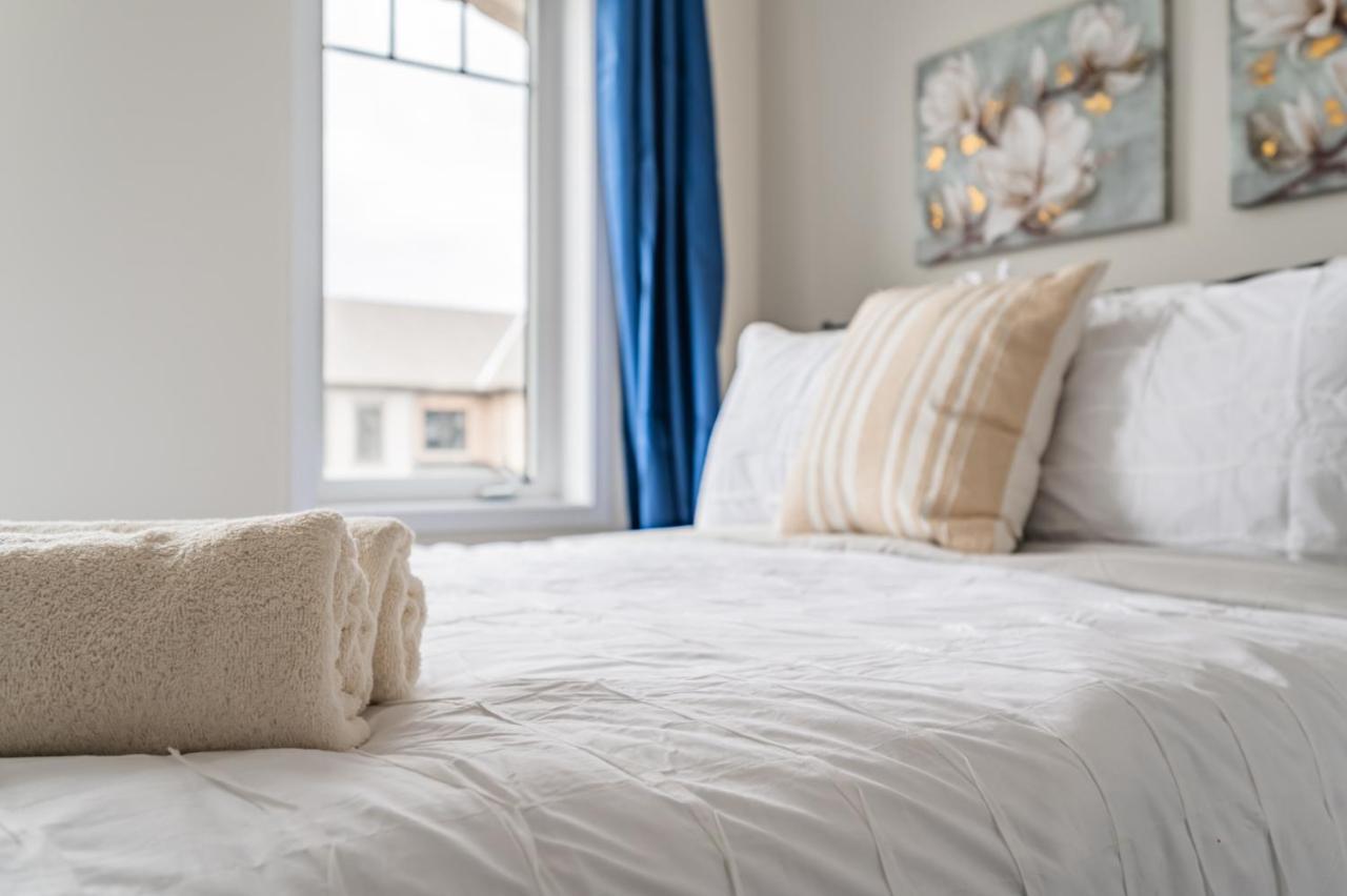 Luxury Townhouse Close To Fairview Casino In Niagara Fallsヴィラ エクステリア 写真