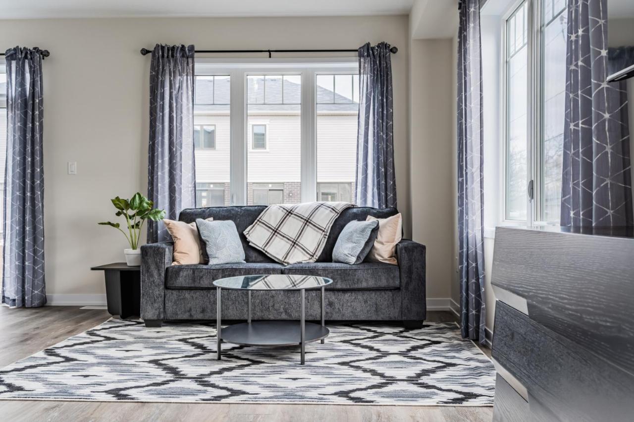 Luxury Townhouse Close To Fairview Casino In Niagara Fallsヴィラ エクステリア 写真
