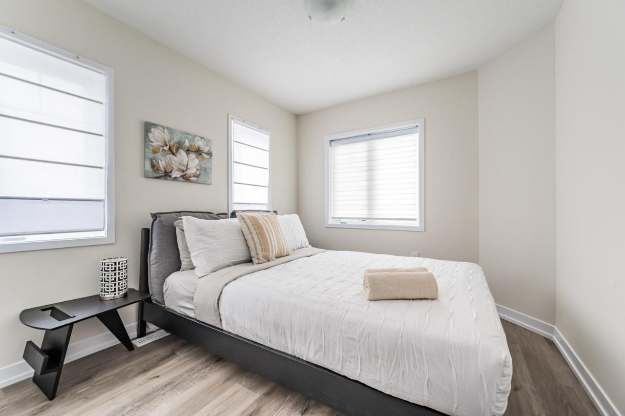 Luxury Townhouse Close To Fairview Casino In Niagara Fallsヴィラ エクステリア 写真