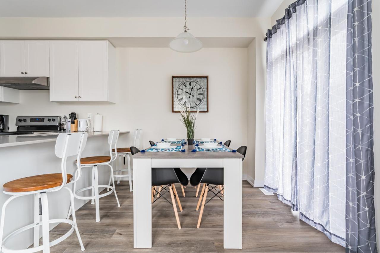 Luxury Townhouse Close To Fairview Casino In Niagara Fallsヴィラ エクステリア 写真