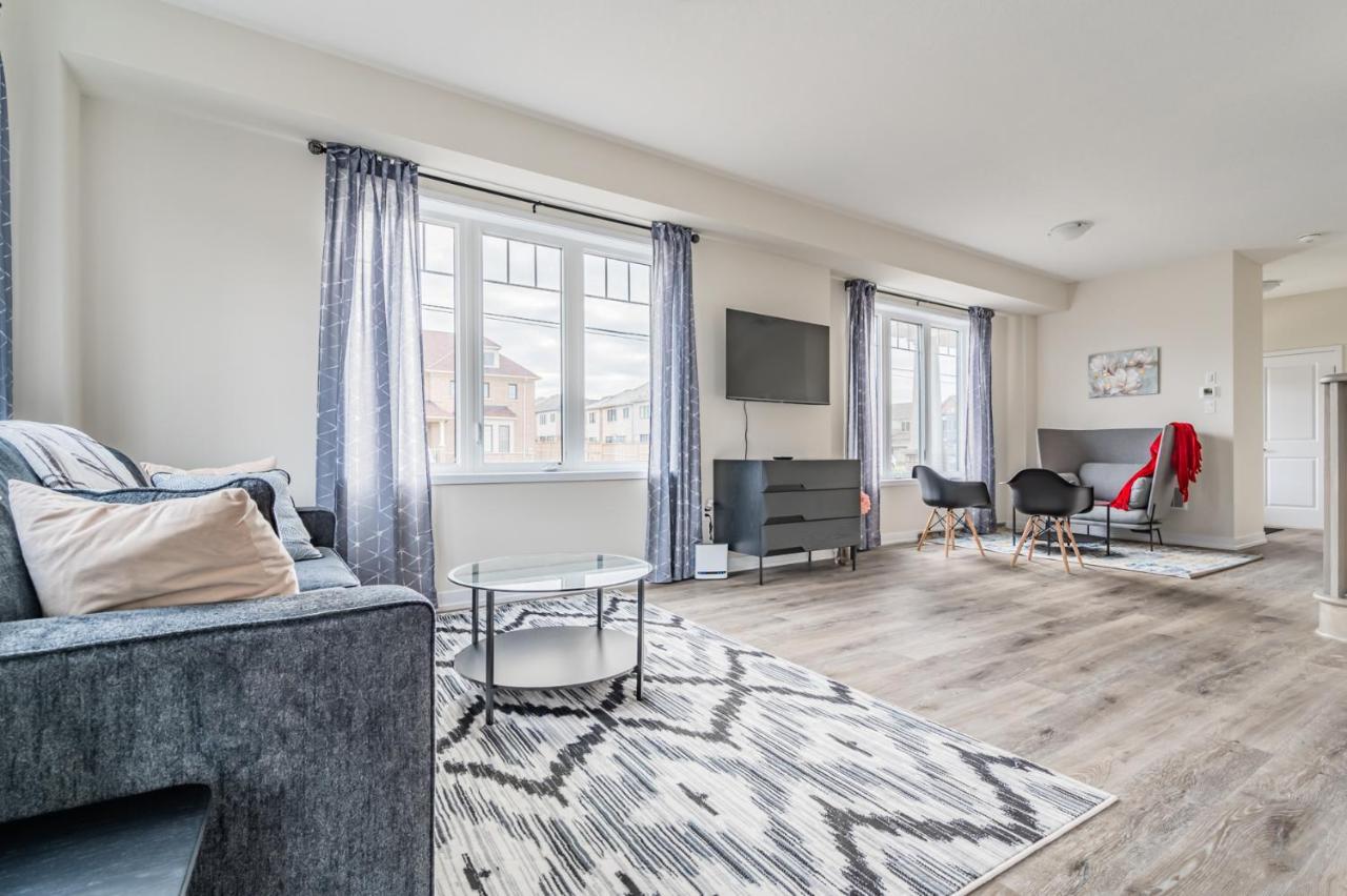 Luxury Townhouse Close To Fairview Casino In Niagara Fallsヴィラ エクステリア 写真