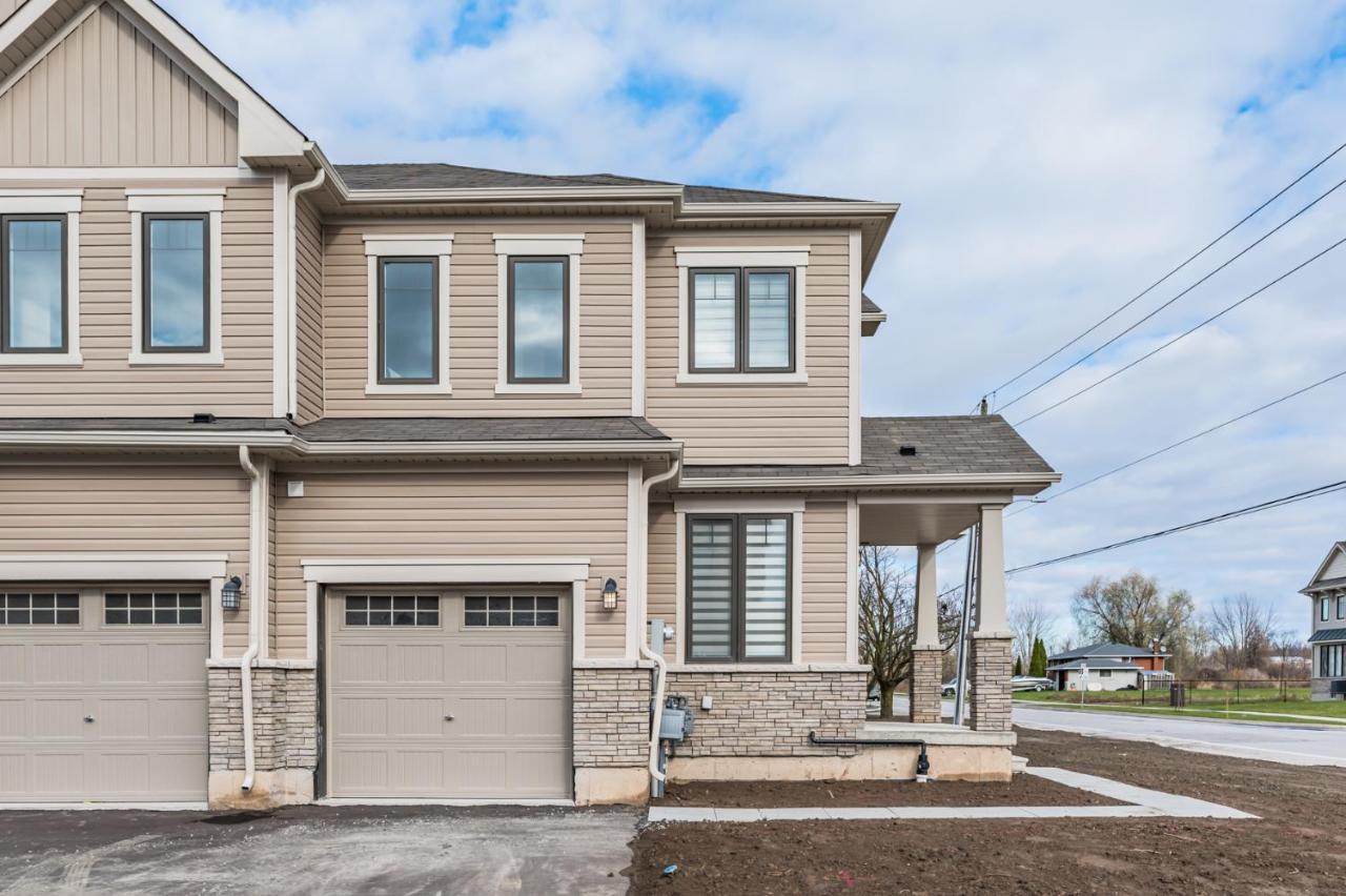 Luxury Townhouse Close To Fairview Casino In Niagara Fallsヴィラ エクステリア 写真